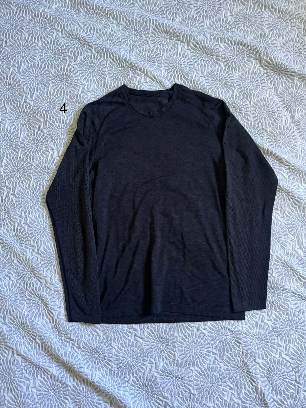 Lululemon Metal Vent Tech Long-Sleeve Shirt Men’s Small